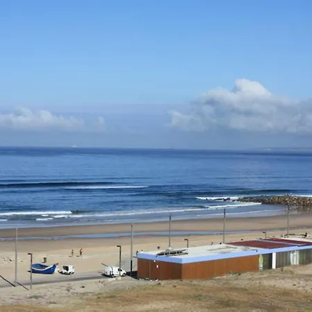 Luxury Ocean View Penthouse Near Lisbon Costa de Caparica
